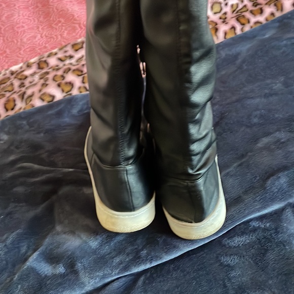 Hot! Faux leather LFL thigh high sneakers - Picture 6 of 9